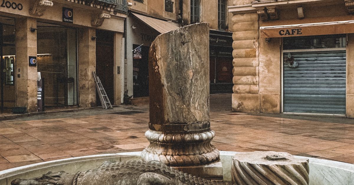 Nîmes